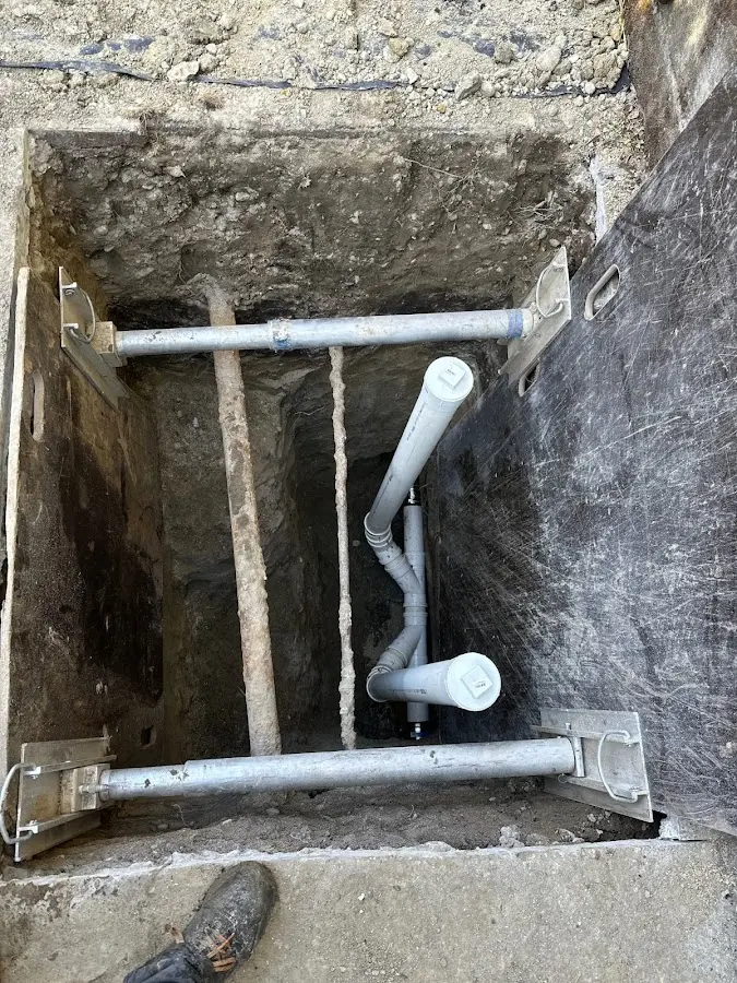 Experienced plumber completing Gas Line Repair work in Lakehills